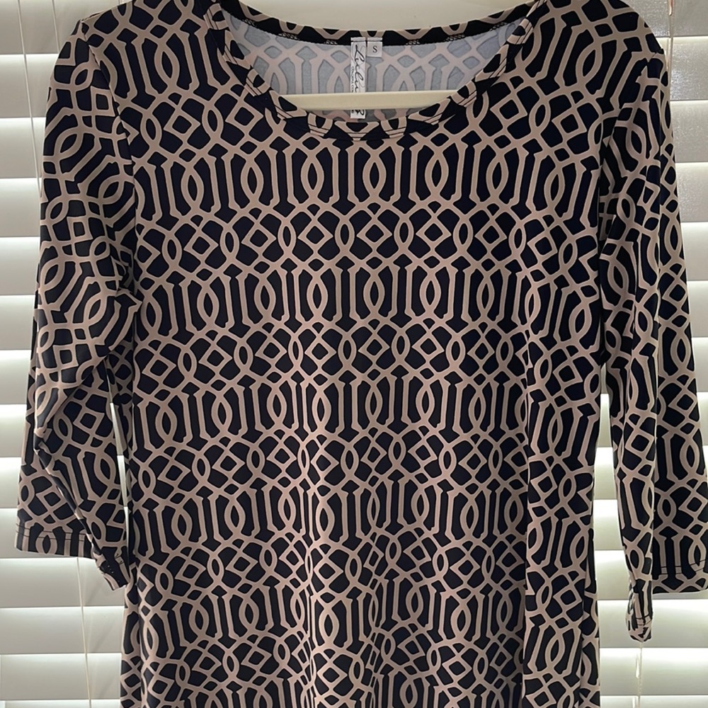 Lulu b size small Black and Tan printed dress. 3/4 sleeves. Brand new!